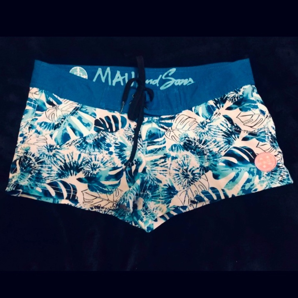 Maui and Sons boardshorts